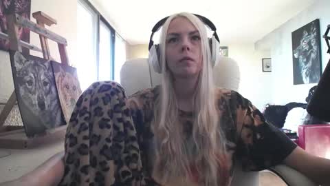 stage Kylie Sinner  brand CLITBAIT online show from September 29, 2025, 11:15 am