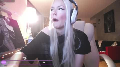 stage Kylie Sinner  brand CLITBAIT online show from May 1, 2026, 8:30 am