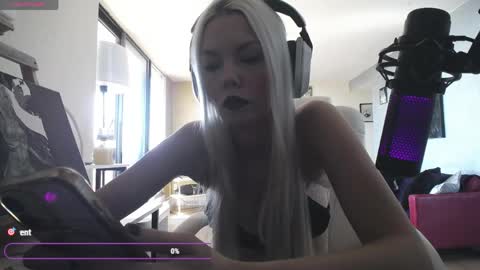 Snapshot of tinykylie chatting on May 9, 2026, 7:08 pm stage Kylie Sinner brand CLITBAIT online show from May 9, 2026, 7:08 pm