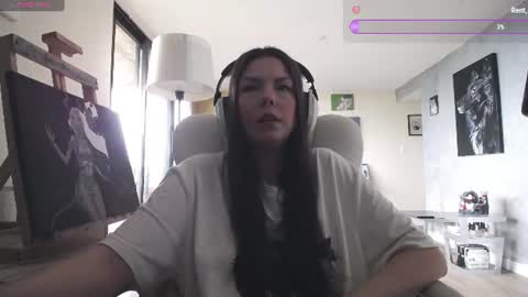 Snapshot of tinykylie chatting on June 20, 2026, 6:54 pm stage Kylie Sinner brand CLITBAIT online show from June 20, 2026, 6:54 pm