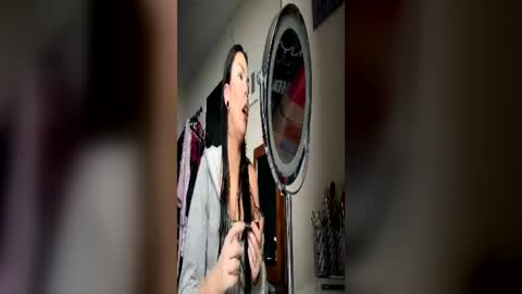 Snapshot of tinykylie chatting on June 25, 2026, 6:01 pm stage Kylie Sinner brand CLITBAIT online show from June 25, 2026, 6:01 pm