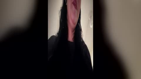 Snapshot of tinykylie chatting on June 26, 2026, 6:01 pm stage Kylie Sinner brand CLITBAIT online show from June 26, 2026, 6:01 pm