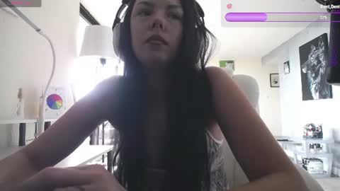 Snapshot of tinykylie chatting on July 7, 2026, 7:40 pm stage Kylie Sinner brand CLITBAIT online show from July 7, 2026, 7:40 pm
