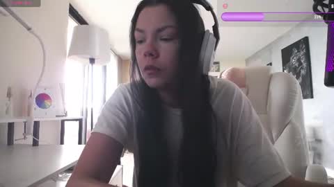 Snapshot of tinykylie chatting on July 8, 2026, 9:19 pm stage Kylie Sinner brand CLITBAIT online show from July 8, 2026, 9:19 pm