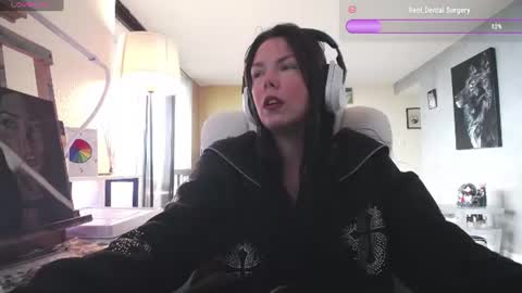 Snapshot of tinykylie chatting on July 16, 2026, 9:10 pm stage Kylie Sinner brand CLITBAIT online show from July 16, 2026, 9:10 pm