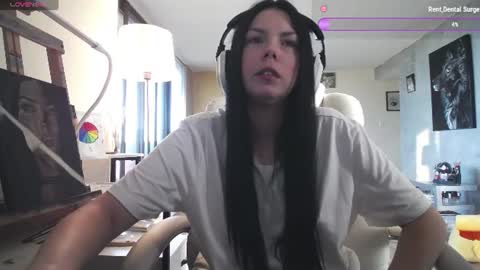 Snapshot of tinykylie chatting on July 24, 2026, 9:40 am stage Kylie Sinner brand CLITBAIT online show from July 24, 2026, 9:40 am
