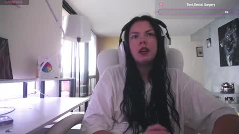 Snapshot of tinykylie chatting on July 31, 2026, 10:20 pm stage Kylie Sinner brand CLITBAIT online show from July 31, 2026, 10:20 pm