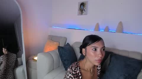 Luna  online show from March 15, 2026, 2:06 am