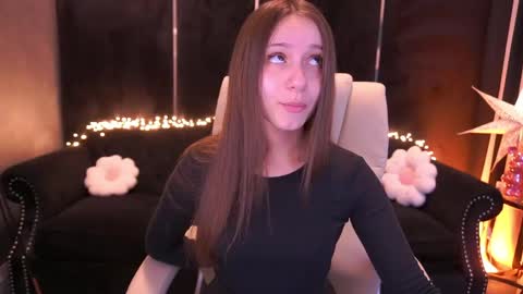 tinynataliee online show from April 25, 2026, 6:27 am