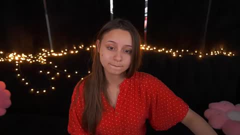 Snapshot of tinynataliee chatting on May 13, 2026, 9:00 pm tinynataliee online show from May 13, 2026, 9:00 pm