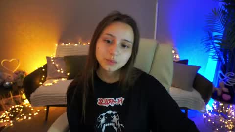 Snapshot of tinynataliee chatting on May 18, 2026, 4:18 am tinynataliee online show from May 18, 2026, 4:18 am