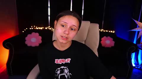 Snapshot of tinynataliee chatting on May 19, 2026, 12:33 pm tinynataliee online show from May 19, 2026, 12:33 pm