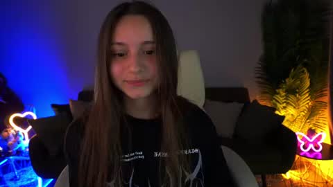 Snapshot of tinynataliee chatting on July 10, 2026, 8:22 pm tinynataliee online show from July 10, 2026, 8:22 pm