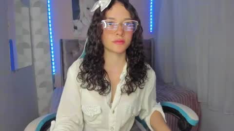 Snapshot of tinysophi chatting on June 25, 2026, 6:34 pm tinysophi online show from June 25, 2026, 6:34 pm