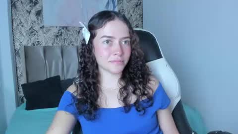 Snapshot of tinysophi chatting on July 8, 2026, 3:38 pm tinysophi online show from July 8, 2026, 3:38 pm