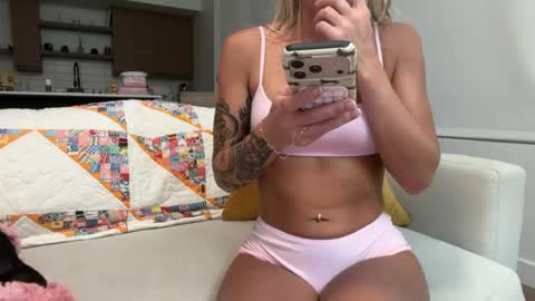 tinytayy online show from July 29, 2026, 3:59 am