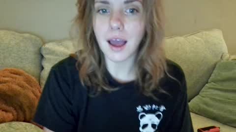 Snapshot of tinywithtiddies chatting on October 9, 2025, 1:31 pm tinywithtiddies online show from October 9, 2025, 1:31 pm