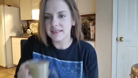 Snapshot of tinywithtiddies chatting on November 6, 2025, 1:01 pm tinywithtiddies online show from November 6, 2025, 1:01 pm