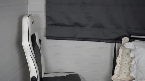 Lili online show from October 6, 2025, 6:27 pm