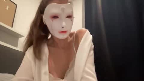 Tinks online show from October 19, 2025, 9:59 pm