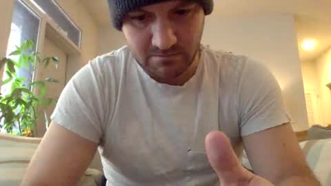 Snapshot of tiptop1088 chatting on December 5, 2024, 3:17 pm tiptop1088 online show from December 5, 2024, 3:17 pm