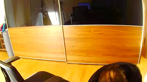 Snapshot of tirolerboy27 chatting on November 13, 2025, 1:32 pm Tirolerboy27 online show from November 13, 2025, 1:32 pm