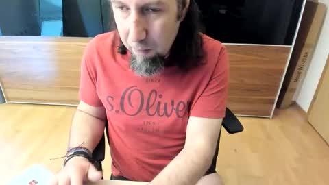 Snapshot of tirolerboy27 chatting on May 22, 2026, 8:42 am Tirolerboy27 online show from May 22, 2026, 8:42 am