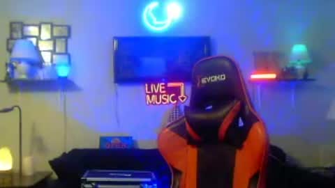 Snapshot of tkthedj chatting on July 20, 2026, 7:05 pm TK online show from July 20, 2026, 7:05 pm