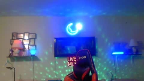 Snapshot of tkthedj chatting on August 1, 2026, 2:22 am TK online show from August 1, 2026, 2:22 am