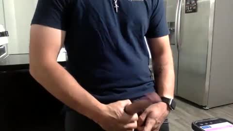 Snapshot of tnich28 chatting on October 13, 2025, 10:10 pm tnich28 online show from October 13, 2025, 10:10 pm