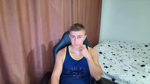 Snapshot of todhorny987 chatting on December 4, 2025, 7:39 am todhorny987 online show from December 4, 2025, 7:39 am