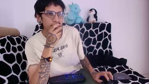 Snapshot of toji_zenin_ chatting on July 10, 2026, 8:33 pm toji_zenin_ online show from July 10, 2026, 8:33 pm