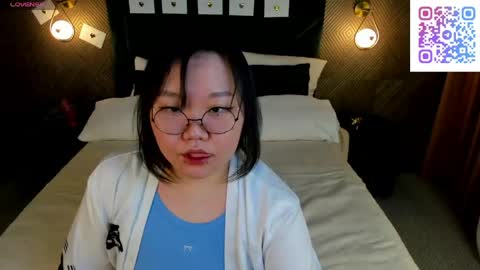 tokyodreamss online show from April 22, 2026, 9:33 am