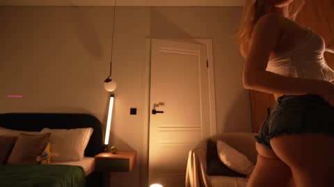 Snapshot of tollysage chatting on October 20, 2025, 8:09 pm Sage. TG channel online show from October 20, 2025, 8:09 pm