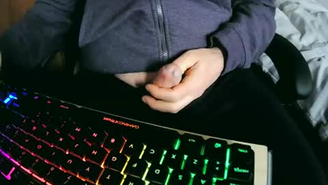 tolon408472 online show from March 6, 2025, 1:46 pm