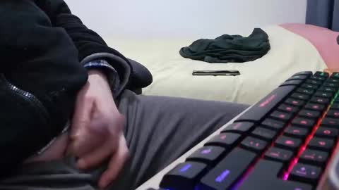 tolon408472 online show from February 3, 2026, 9:09 pm