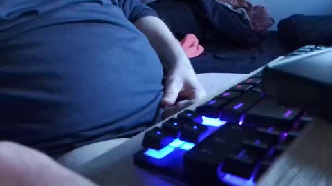 tolon408472 online show from March 11, 2026, 5:19 pm