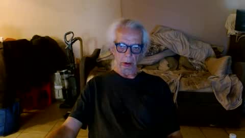 Snapshot of tom112292014 chatting on May 17, 2026, 8:05 pm tom112292014 online show from May 17, 2026, 8:05 pm