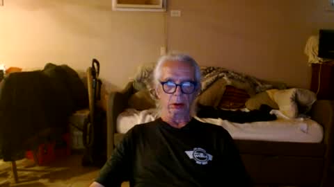 Snapshot of tom112292014 chatting on June 27, 2026, 5:51 pm tom112292014 online show from June 27, 2026, 5:51 pm