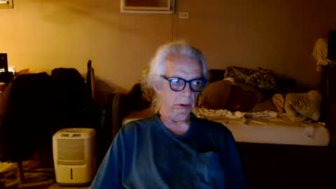 Snapshot of tom112292014 chatting on July 22, 2026, 2:03 am tom112292014 online show from July 22, 2026, 2:03 am
