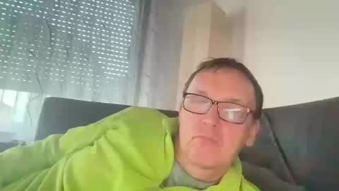 Snapshot of tom6644 chatting on March 12, 2026, 5:08 pm Tom online show from March 12, 2026, 5:08 pm