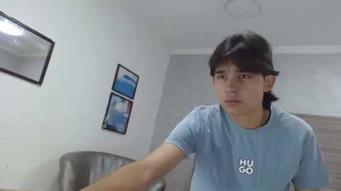 Snapshot of tom_0002 chatting on October 26, 2025, 7:53 pm tom_0002 online show from October 26, 2025, 7:53 pm