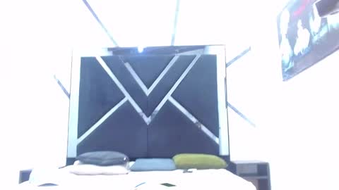 Snapshot of tom_0002 chatting on October 28, 2025, 8:33 pm tom_0002 online show from October 28, 2025, 8:33 pm