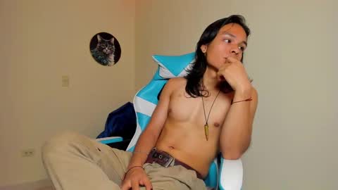 Snapshot of tom_1945 chatting on October 1, 2025, 10:27 pm tom online show from October 1, 2025, 10:27 pm