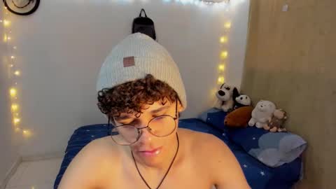 Tom Blue online show from November 27, 2025, 1:02 pm