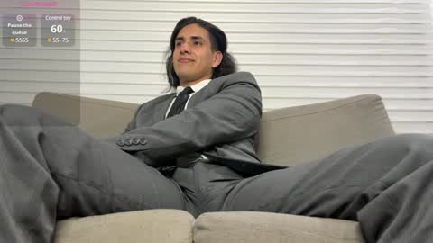 Snapshot of tom_blunt96 chatting on January 30, 2025, 3:11 am TOM online show from January 30, 2025, 3:11 am