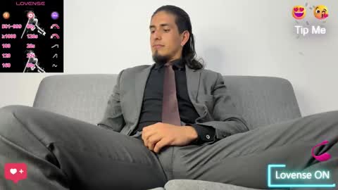 Snapshot of tom_blunt96 chatting on November 26, 2025, 6:36 am TOM online show from November 26, 2025, 6:36 am