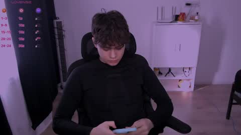 Tom online show from April 2, 2026, 2:26 pm