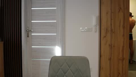 Tom online show from September 19, 2025, 6:37 am