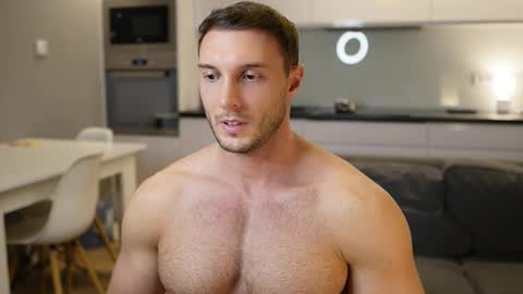 Tom online show from November 19, 2025, 7:14 pm